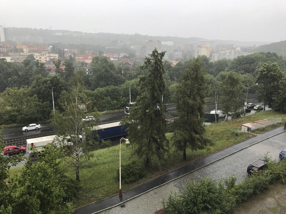 Ulice Plzeňská v Praze 29. června