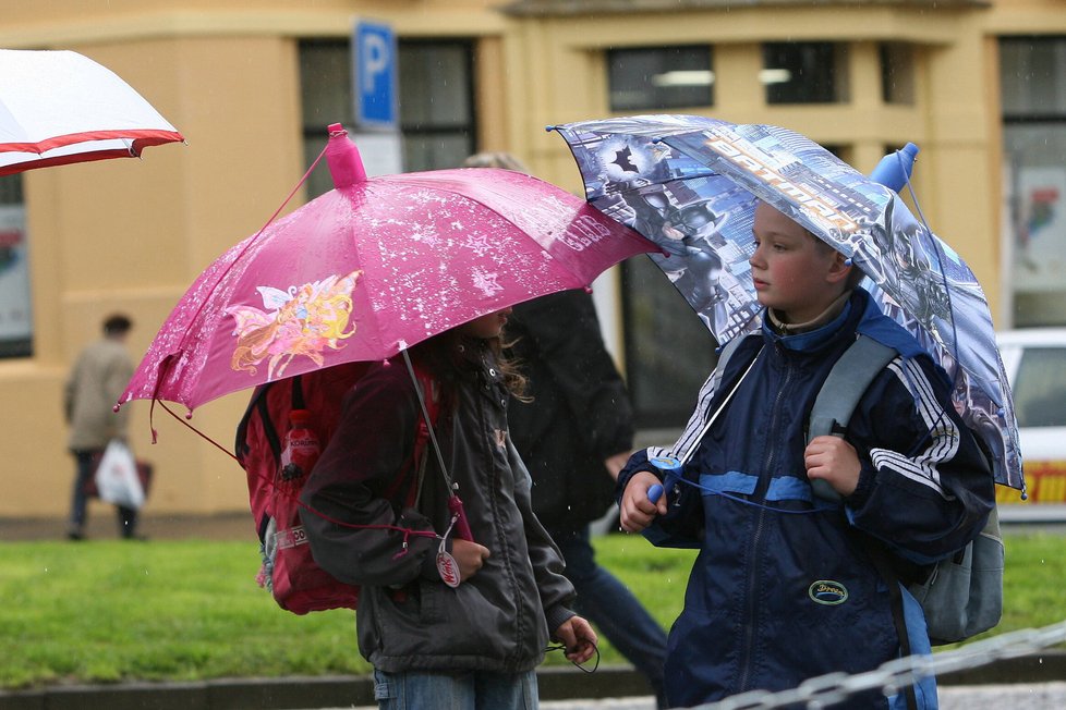 Nejvyšší denní teploty 12 až 16 °C