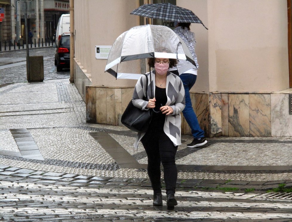 Předpovědi se naplnily, hladiny řek se zvedly kvůli vydatnému dešti. Sledujte radar Blesku