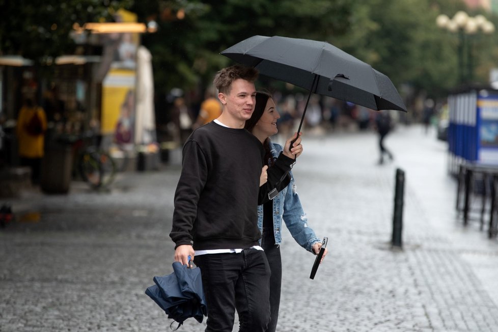 Česko čeká deštivý víkend, místy se vyskytnou i bouřky
