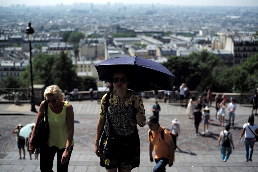 Extrémní vedro spaluje i Francii, teploty šplhají je 40 stupňům. (26.6.2019)