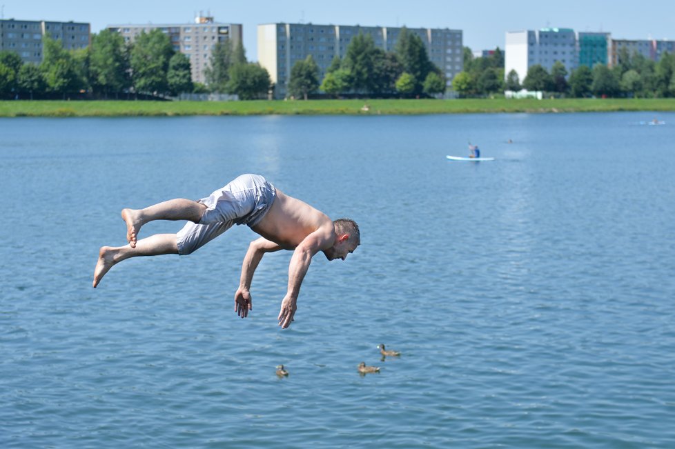 V příštích týdnech bude kolem 25 stupňů, pršet moc nebude