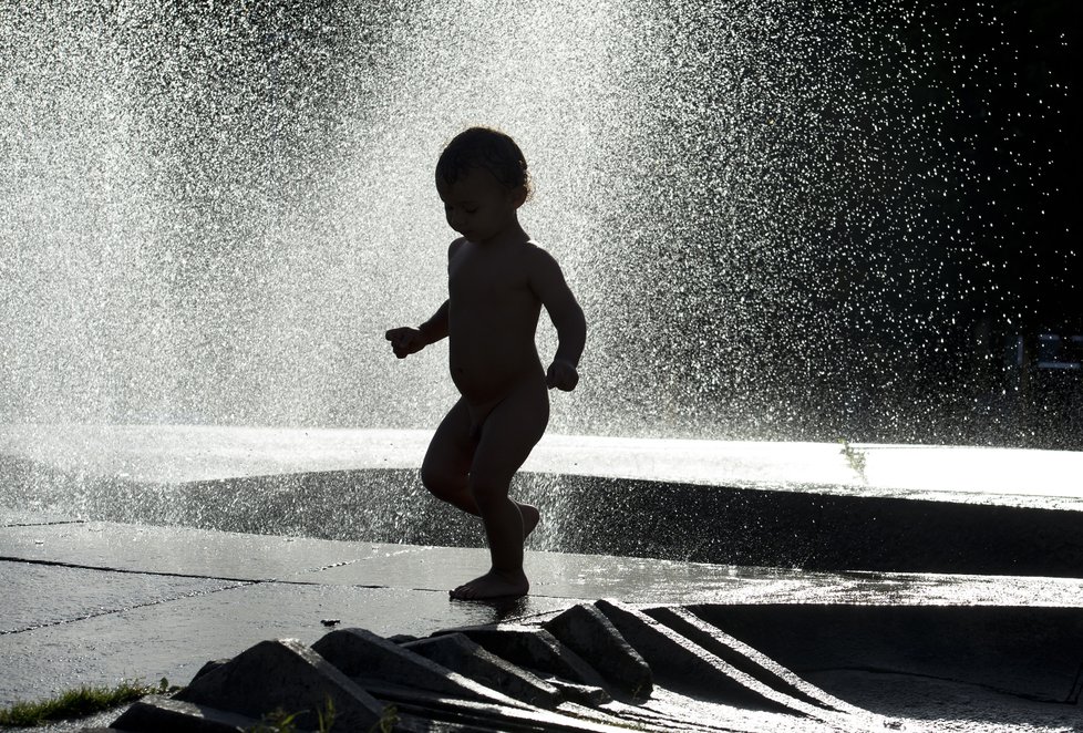 V pondělí bude dusno, teploty vyšplhají až na 29 °C. Zabouří jen ojediněle