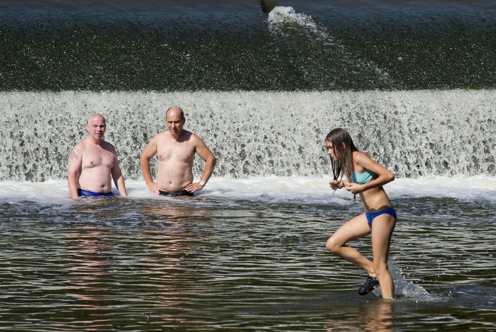 V pondělí bude dusno, teploty vyšplhají až na 29 °C. Zabouří jen ojediněle