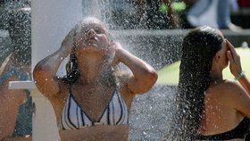 V neděli lepší zalézt do chládku: 29 až 33 °C, přeháňky a bouřky pouze ojediněle