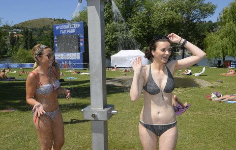 Teplotní šok: Pondělní vražedná vedra vystřídají bouřky, sledujte radar