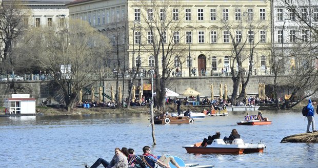 V Česku dnes padly stoleté teplotní rekordy.