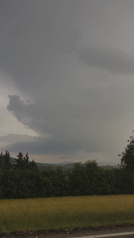 Česko zasáhnou bouřky, varování meteorologů platí až do neděle. (ilustrační foto)