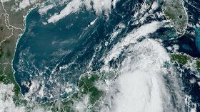 Řádění tropické bouře Idalia na Kubě.