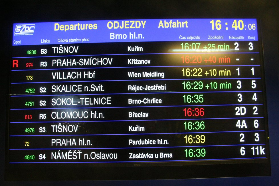 Vlaky nabíraly zpoždění i v Brně.