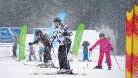 Lyžařská sezona je v plném proudu, Horská služba si stěžuje na bezohlednost lyžařů (ilustrační foto).