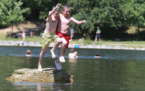 Čtvrtek 22.6 byl nejteplejším dnem v roce. Na mnoha místech padaly rekordy