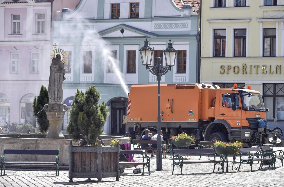 Čtvrtek 22.6. byl nejteplejším dnem v roce. Na mnoha místech padaly rekordy