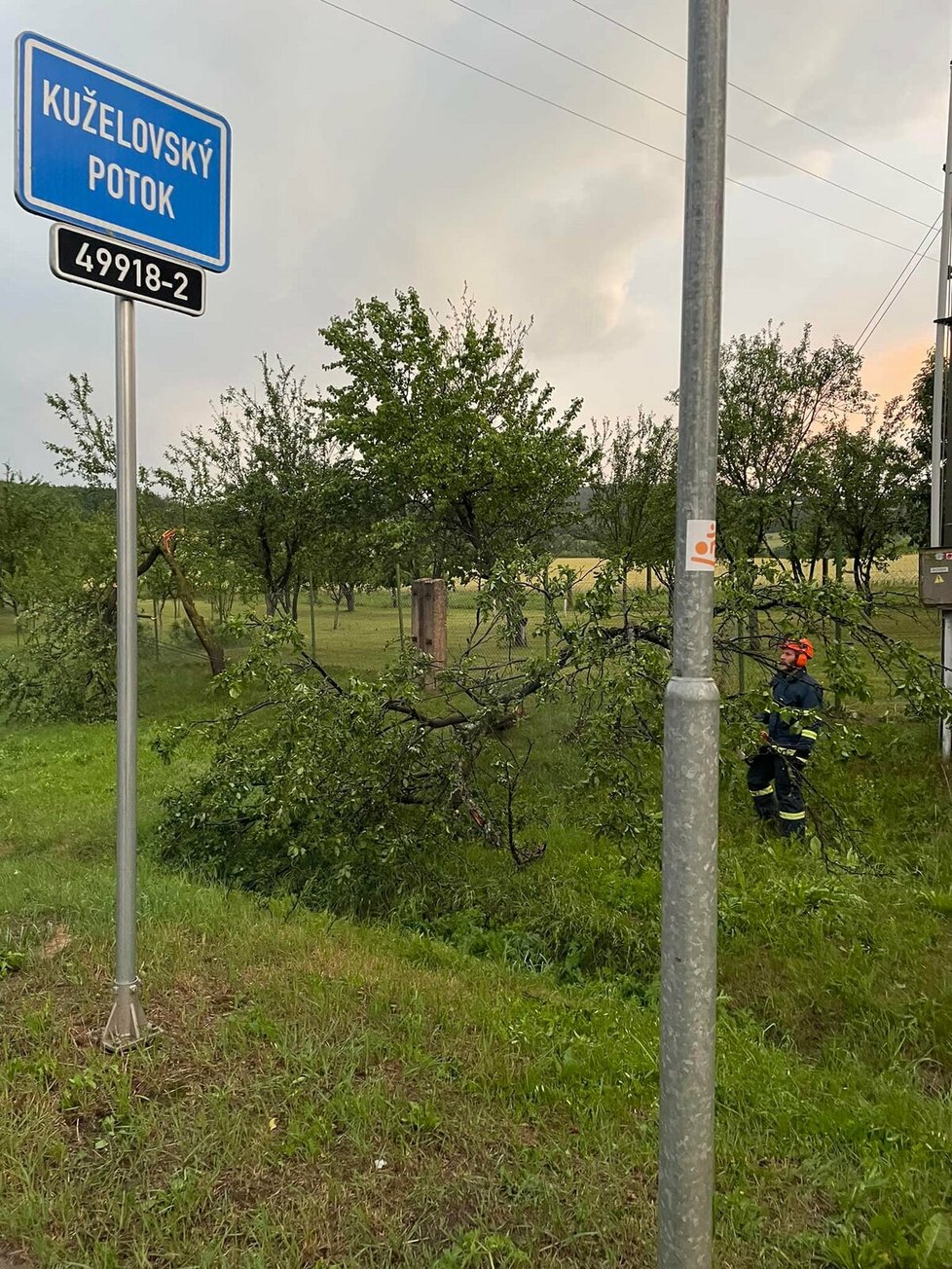 Bouře se přehnala v pondělí 20. června Hodonínskem. Zasáhla Kuželov i Hrubou a Malou Vrbku.