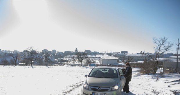 Česko zasáhly silné mrazy. Sníh komplikuje situaci na řadě míst.