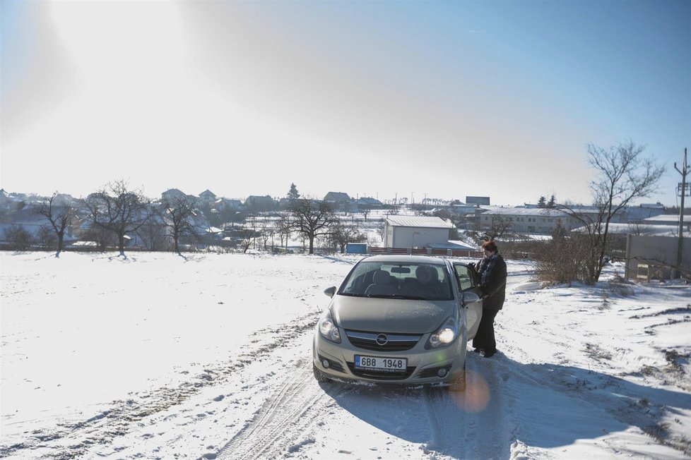 Česko zasáhly silné mrazy. Sníh komplikuje situaci na řadě míst.