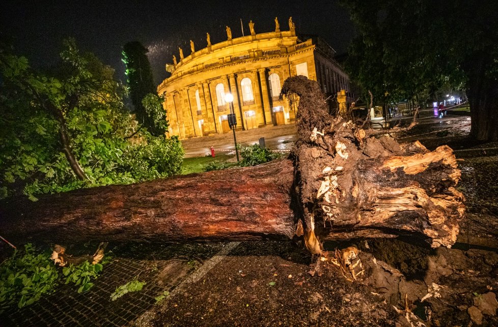 Německo zasáhla silná bouře, způsobila záplavy (29. 6. 2021)