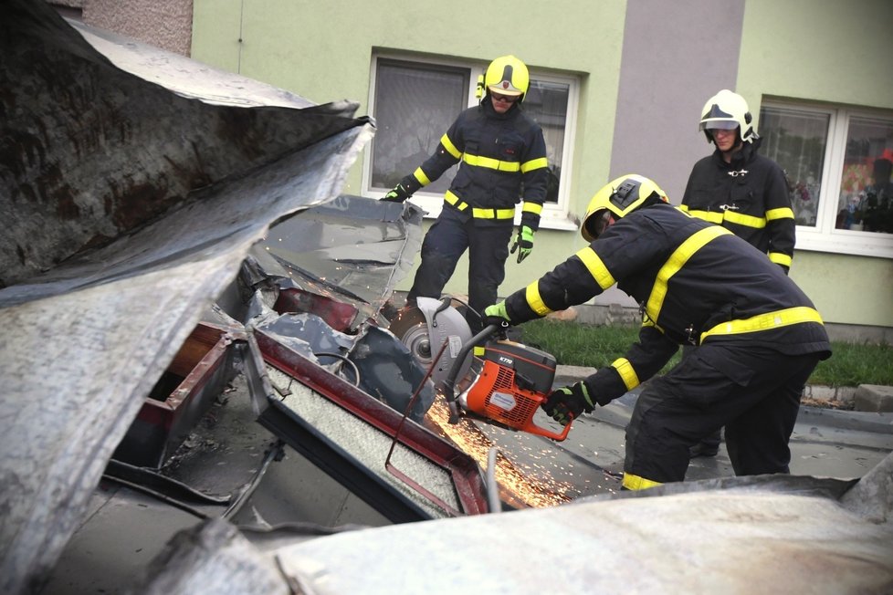 Bouře v Oticích na Opavsku poničila několik střech.