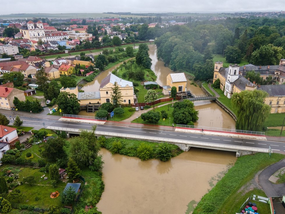 Zvednutá hladina řeky Moravy ve Veselí nad Moravou