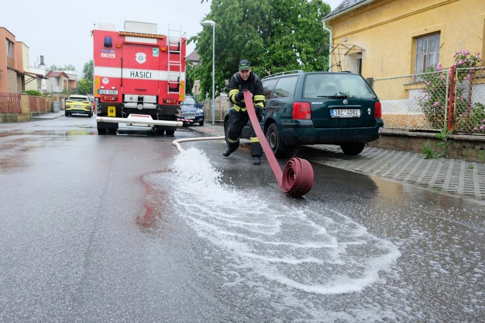 Ve Frýdlantu se rozvodnila řeka Smědá.