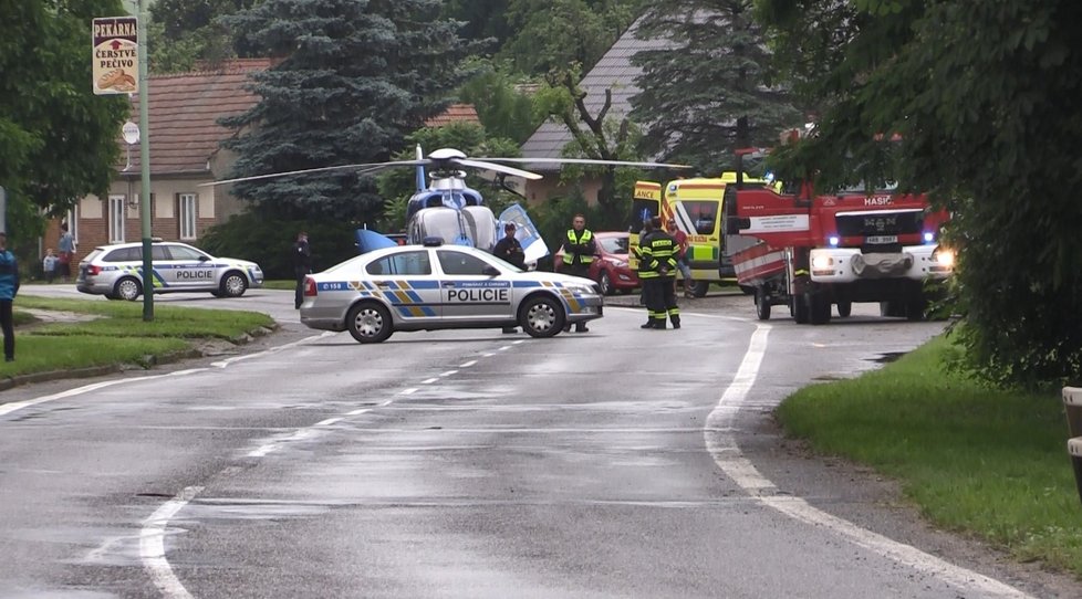 Ve Velké nad Veličkou na Hodonínsku se převrhly dva gumové čluny s vodáky středního věku.