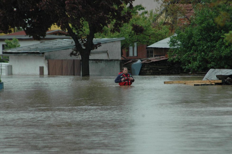 Proti roku 1997 prý sice povodeň přišla nyní do Troubek pozvolna, přesto voda stoupala hodně rychle