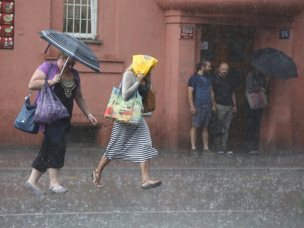 Pršet by mělo méně, než je na přelomu srpna a září obvyklé. Více srážek čekají meteorologové na začátku září. (ilustrační foto).