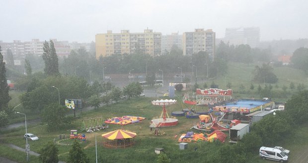 Deštivé počasí v pražských Stodůlkách (13. 6. 2020)