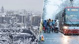 Jarní počasí si v Praze bere dovolenou! Zima se vrací, bude pršet i sněžit