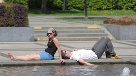 Vytáhněte opalovací krémy, neobvykle teplý duben pokračuje. V neděli bude 28 °C 