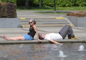 Pondělí odstartuje mrazem. Den už ale bude slunečný až s 25 °C.