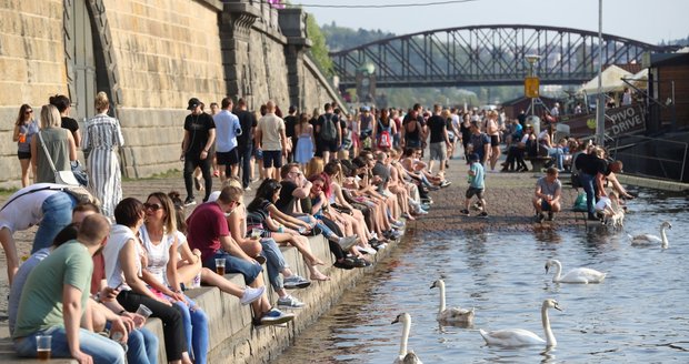 V Praze budou na konci června šplhat teploty vysoko nad 30 stupňů Celsia.