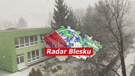 Zimní bouře nad Prahou! Sníh působí potíže, o víkendu až -10 °C, sledujte radar Blesku