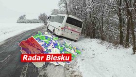 V Česku komplikuje dopravu sníh.