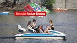 Do Česka se vrátilo sucho. V pondělí bude až 28 °C, přijdou však i bouřky. Sledujte radar Blesku