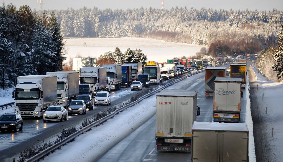 Nehody a úrazy: Tohle všechno může způsobit ledovka.