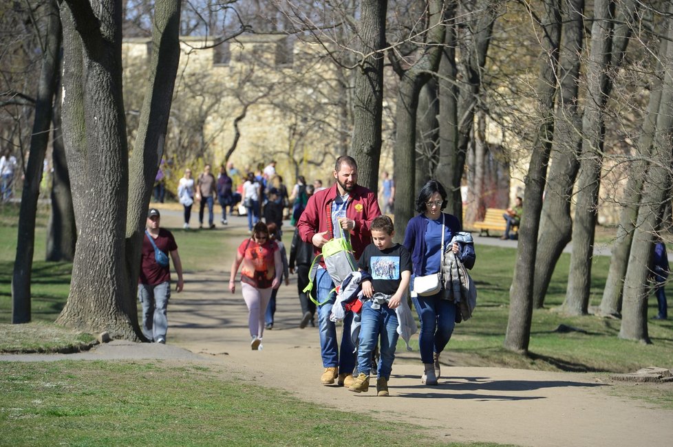 Slunečné počasí vylákalo Čechy ven. (23.3.2019)