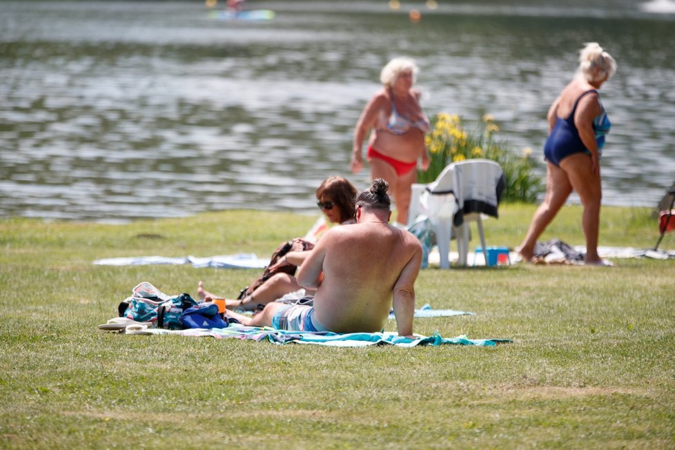 V příštích týdnech bude kolem 25 stupňů, pršet moc nebude