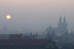 Takto vypadá Praha při smogu.