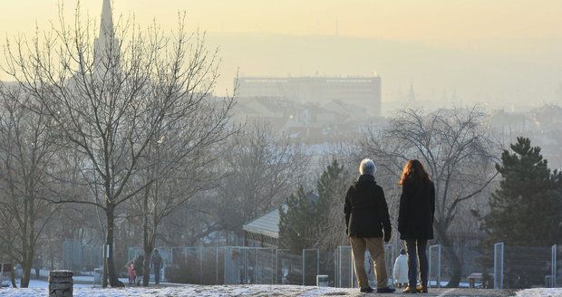 Pražany opět dusí smog! Situace se má zlepšit v druhé polovině týdne