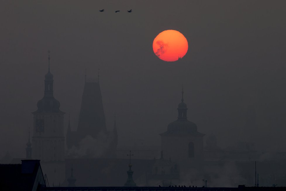 Takto vypadá Praha při smogu