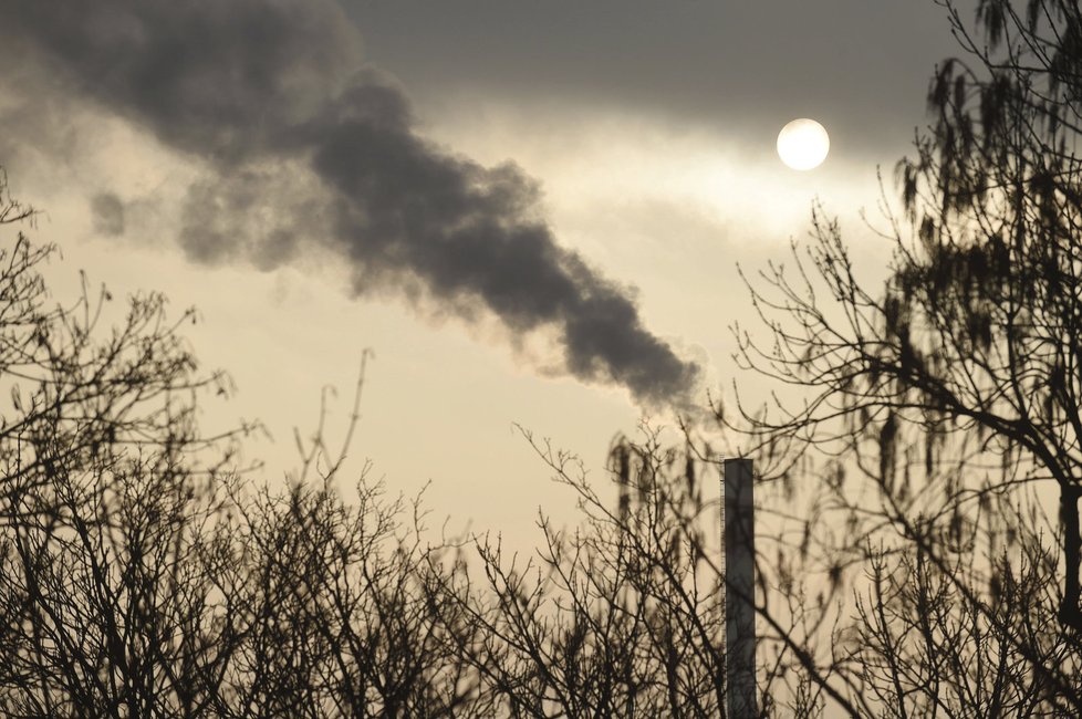 Smog dál dusí Moravu.