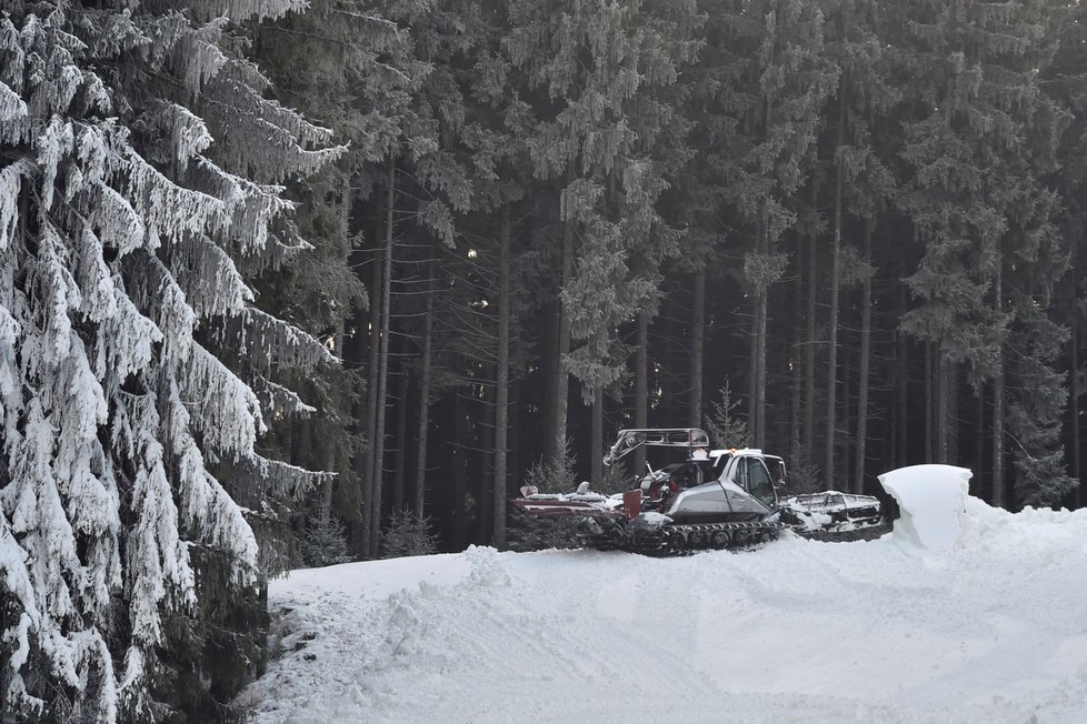 V lyžařském areálu Ski Bílá v Beskydech pokračovaly 6. prosince 2019 přípravy na zahájení zimní sezony sezony