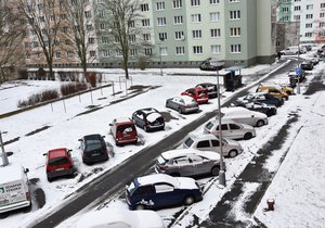 V Plzni napadlo od pátku do neděle až 5 cm. V neděli ráno bylo ve městě minus pět stupňů Celsia.