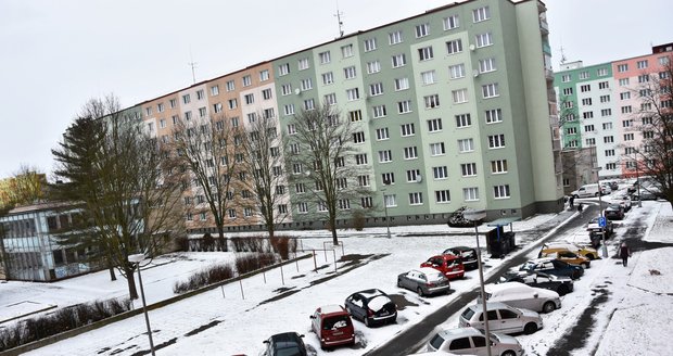 V Plzni napadlo od pátku do neděle až 5 cm. V neděli ráno bylo ve městě minus pět stupňů Celsia.