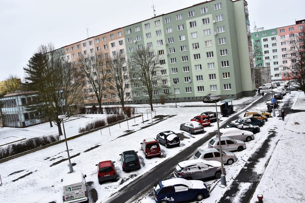 V Plzni napadlo od pátku do neděle až 5 cm. V neděli ráno bylo ve městě minus pět stupňů Celsia.
