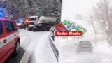 Sníh a vichr dorazily do Česka, sledujte radar Blesku. Přibývá nehod, kamiony mají potíže