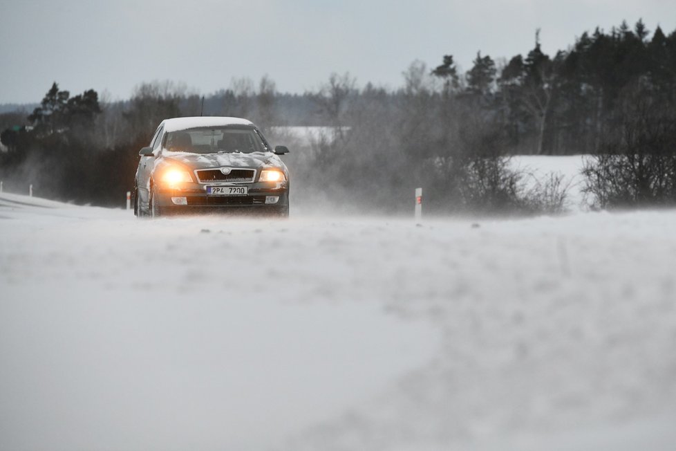 Sníh komplikuje dopravu v Plzeňském kraji. (14.1.2020)