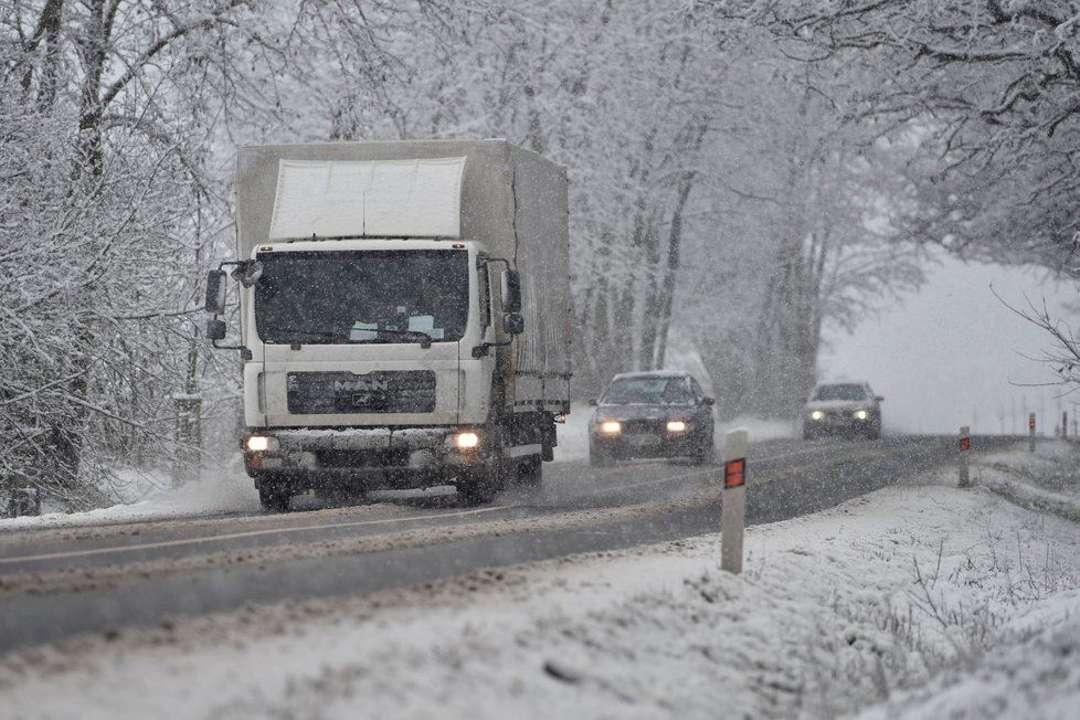 Meteorologové varují před tvorbou ledovky.