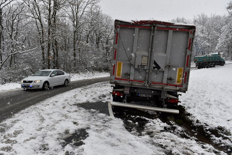 Meteorologové varují před tvorbou ledovky.